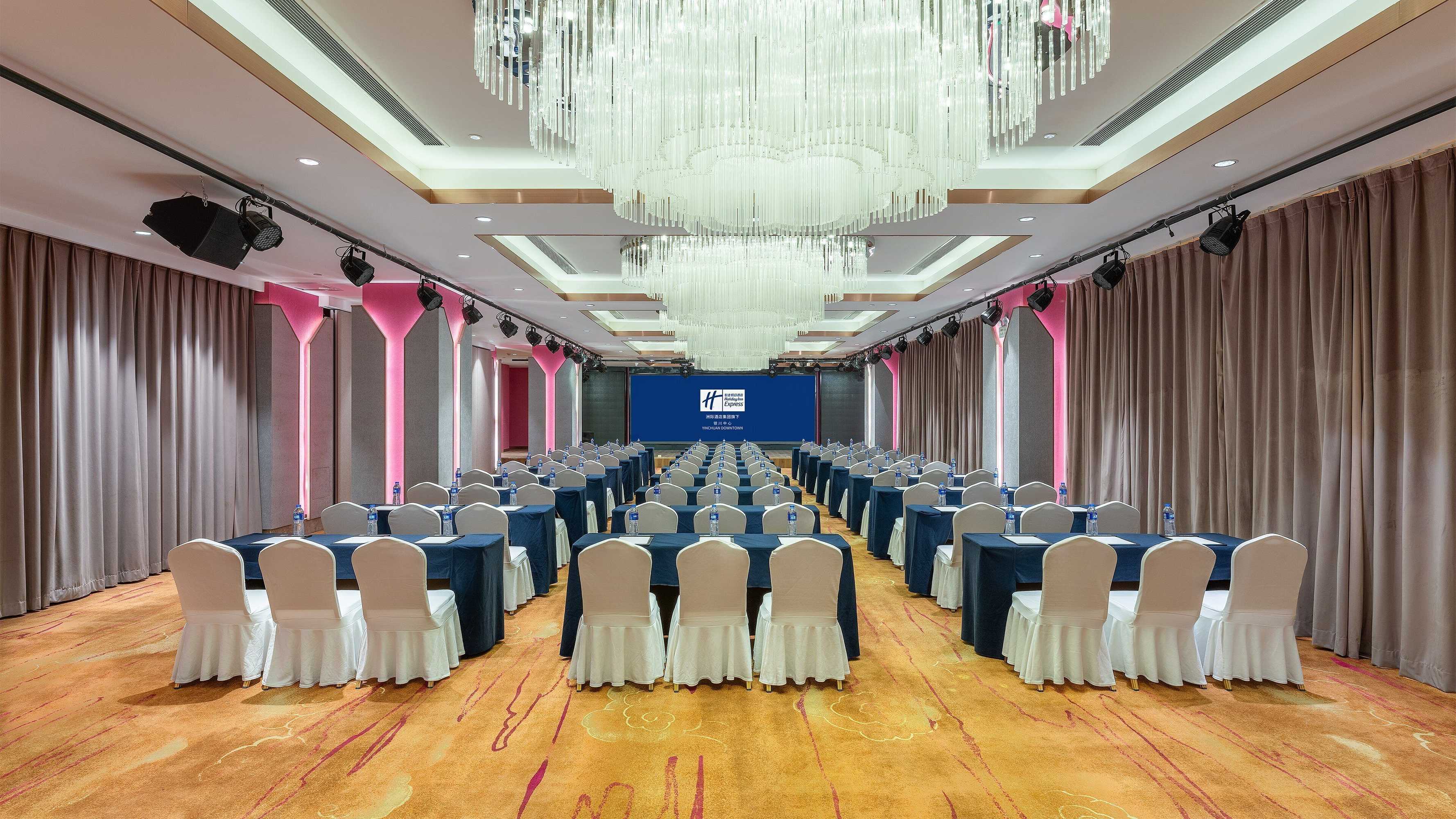 Gift card for Holiday Inn Express Yinchuan Downtown by Ihg Gift card for Holiday Inn Express Yinchuan Downtown by Ihg