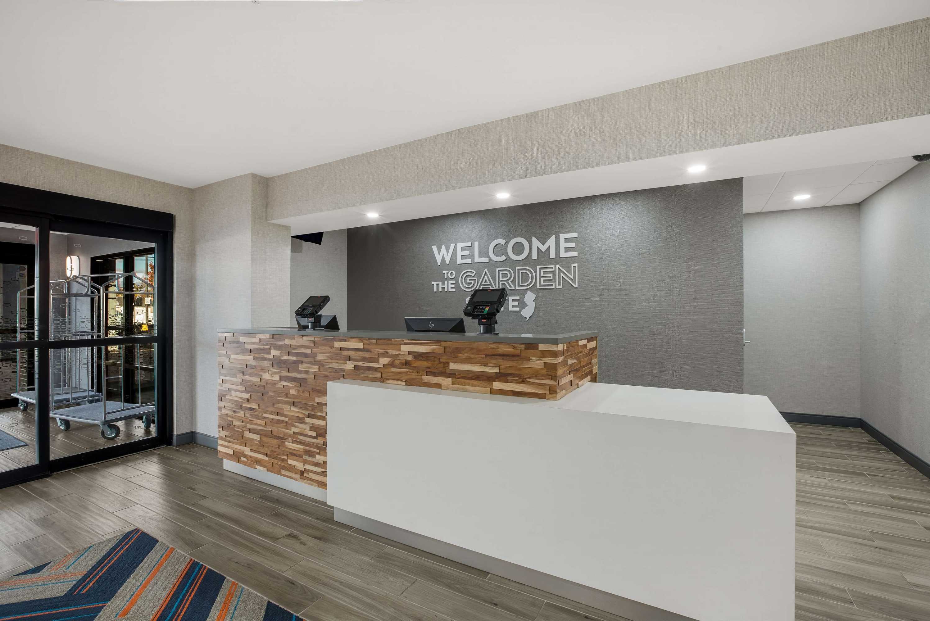 Gift card for Hampton Inn Linden Gift card for Hampton Inn Linden