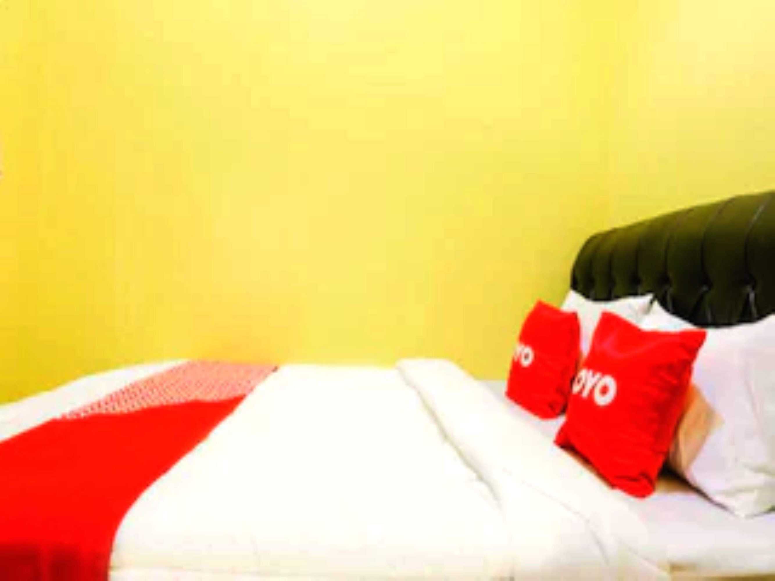 Gift card for Oyo 1784 Hj. Aniek Residence Gift card for Oyo 1784 Hj. Aniek Residence