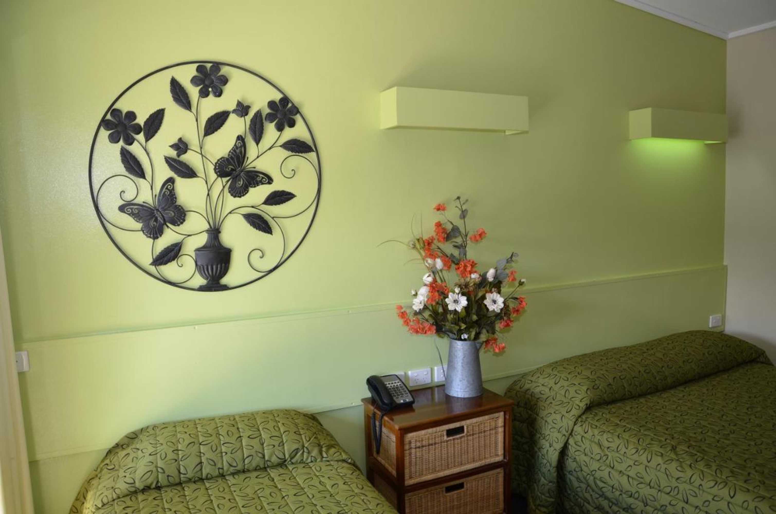 Gift card for Warwick Motor Inn