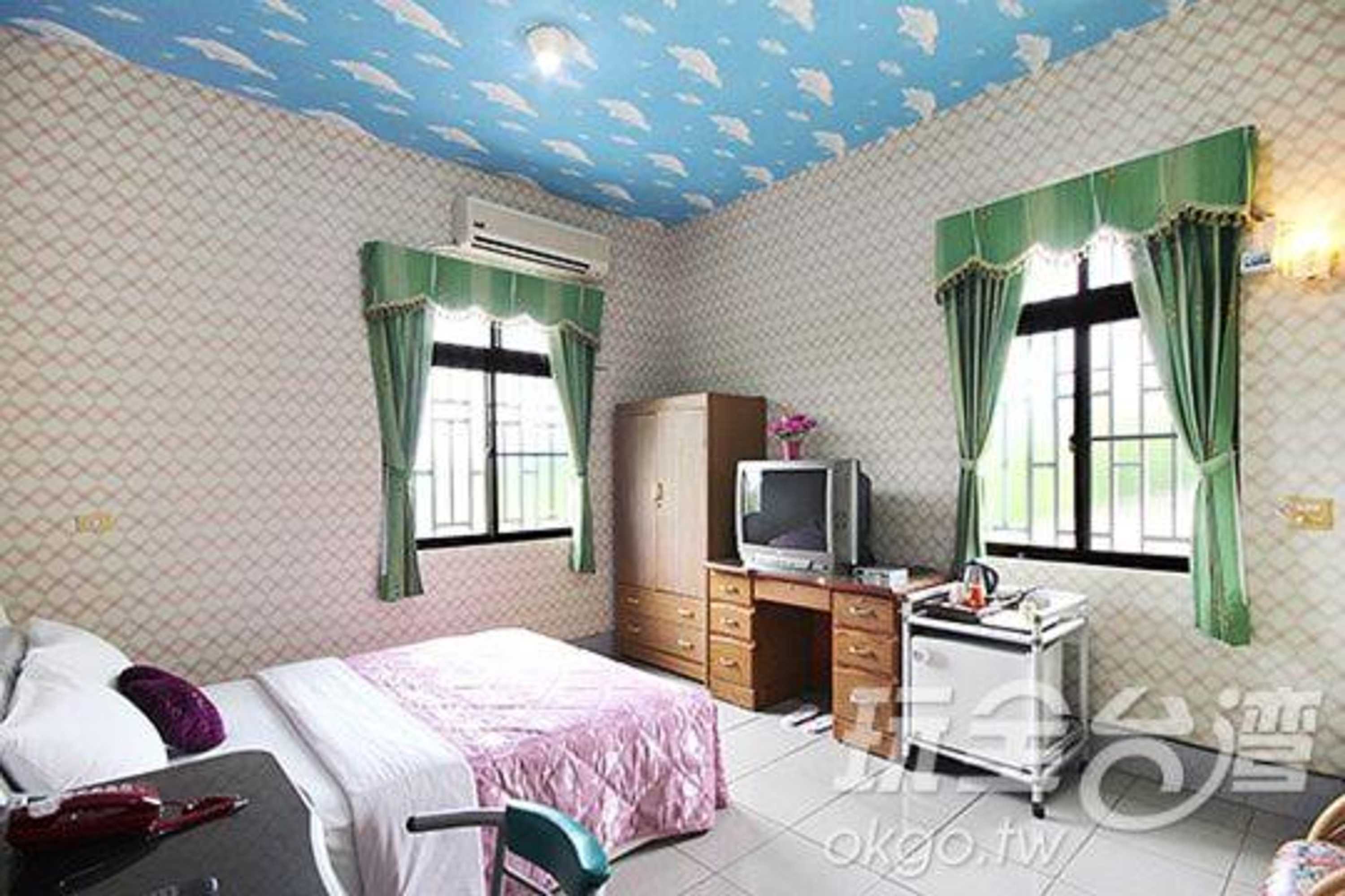 Gift card for Reny Lake Warm Hostel