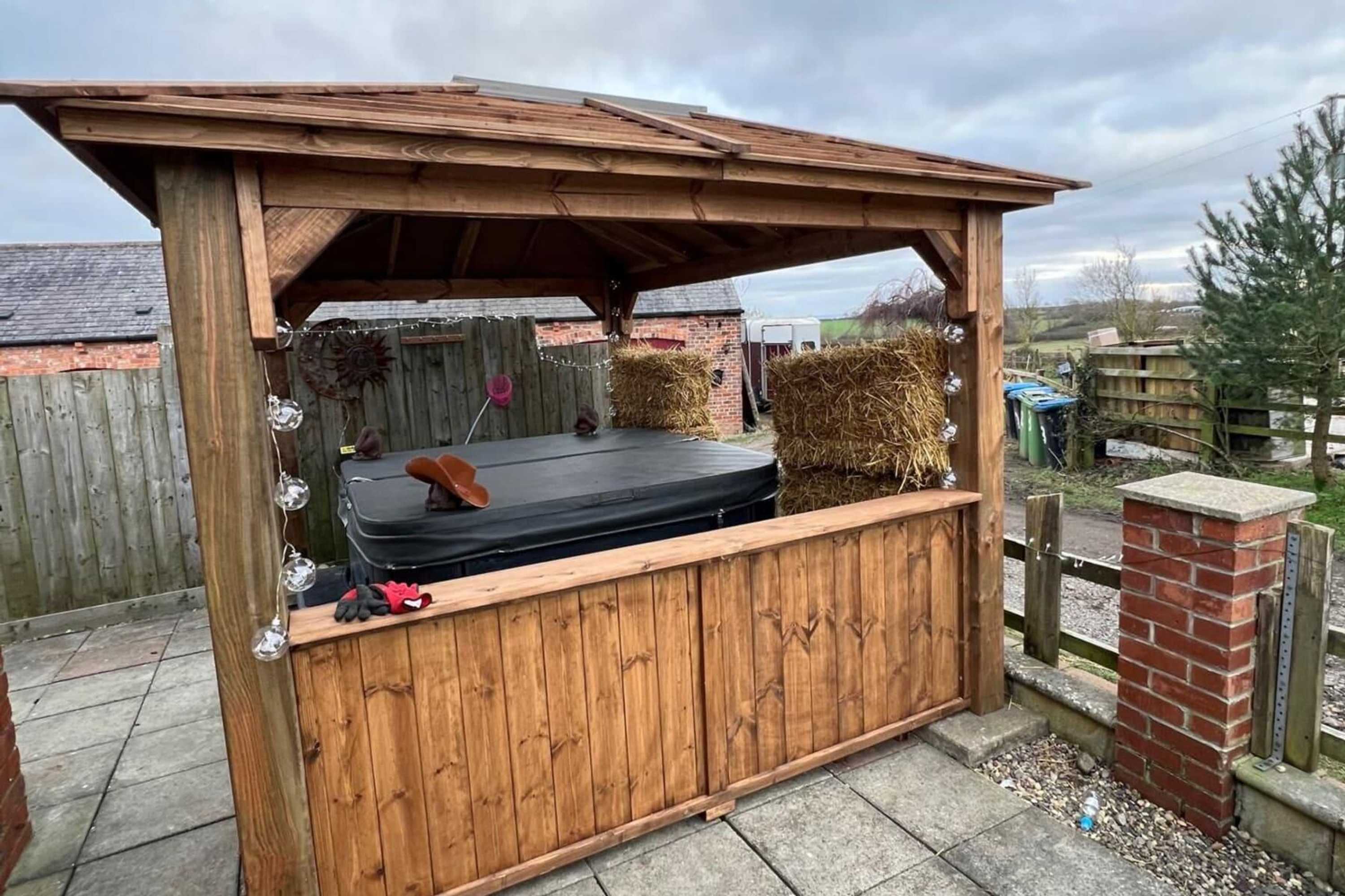 Gift card for Starshinezzz - Large Farmhouse County Durham