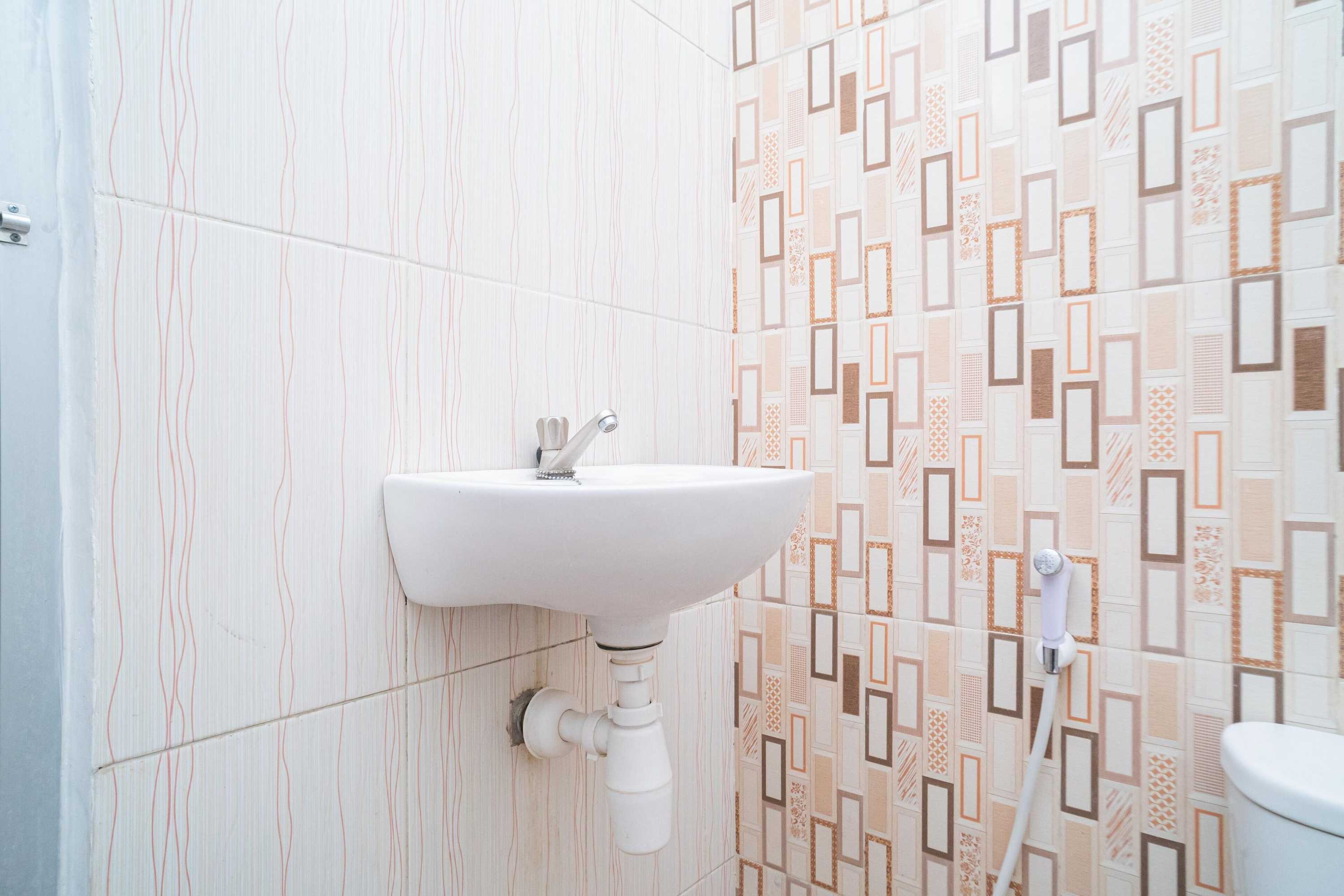 Gift card for Reddoorz Syariah @ Selomangleng Kediri