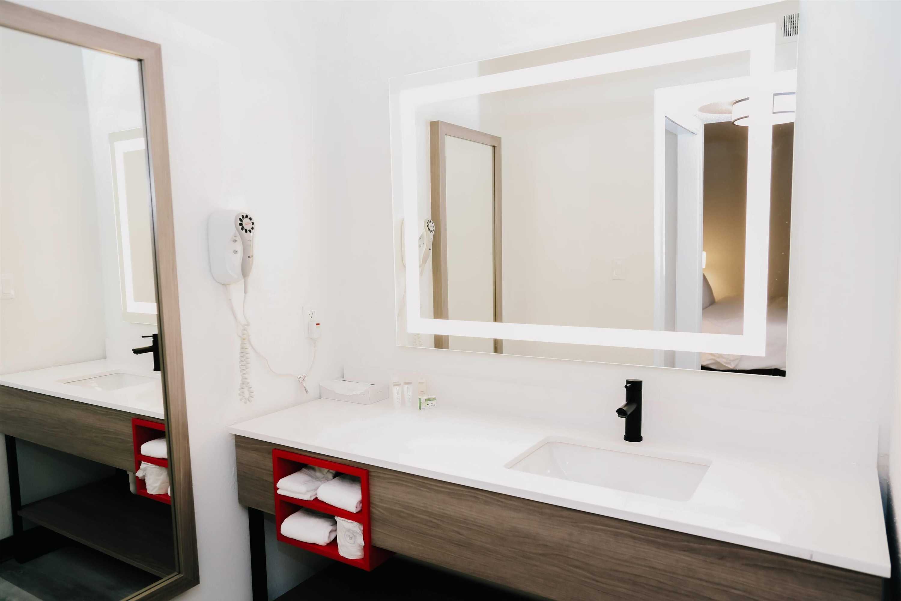 Gift card for Hawthorn Suites by Wyndham Tinton Falls