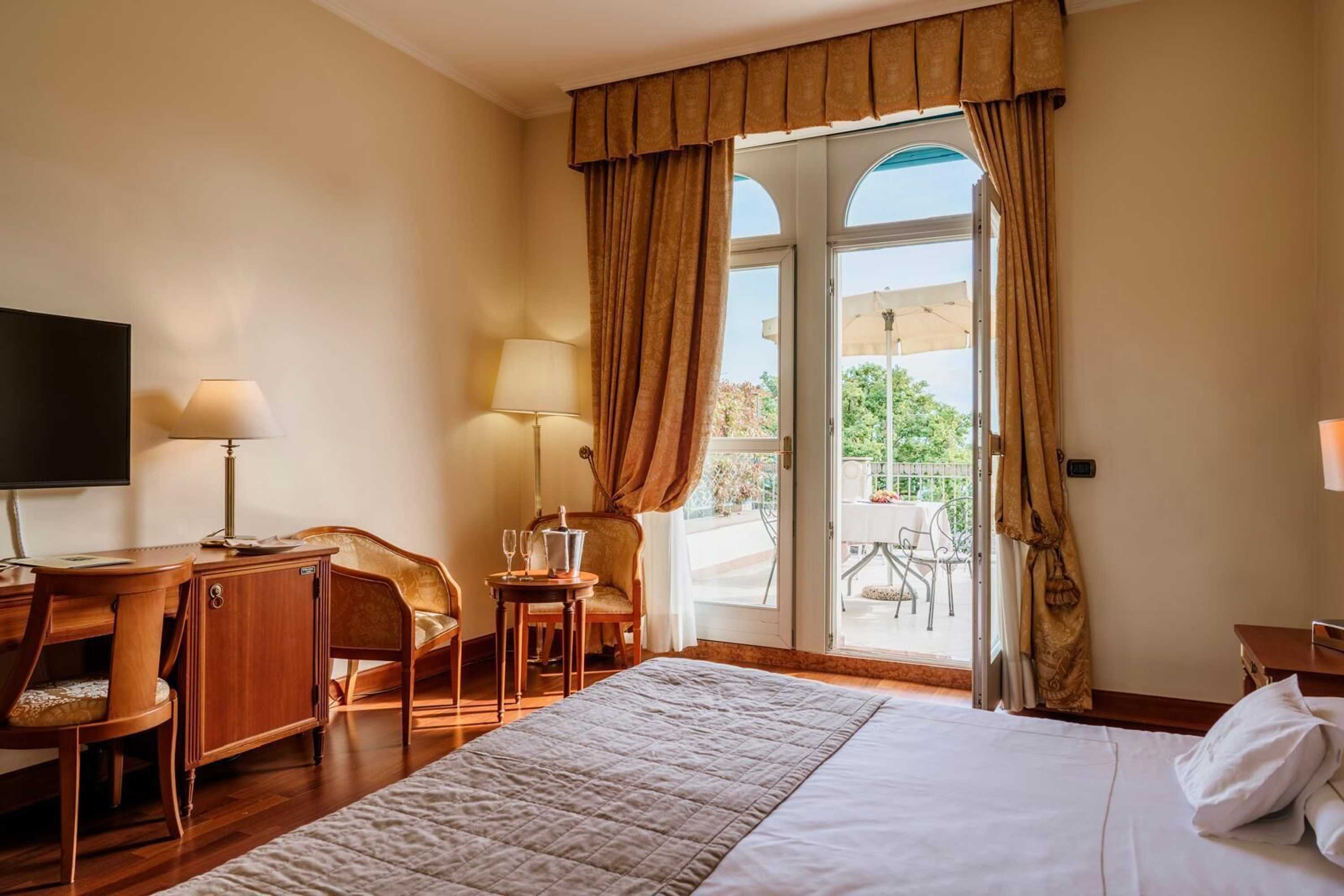 Gift card for Hotel Savoy Palace Gift card for Hotel Savoy Palace