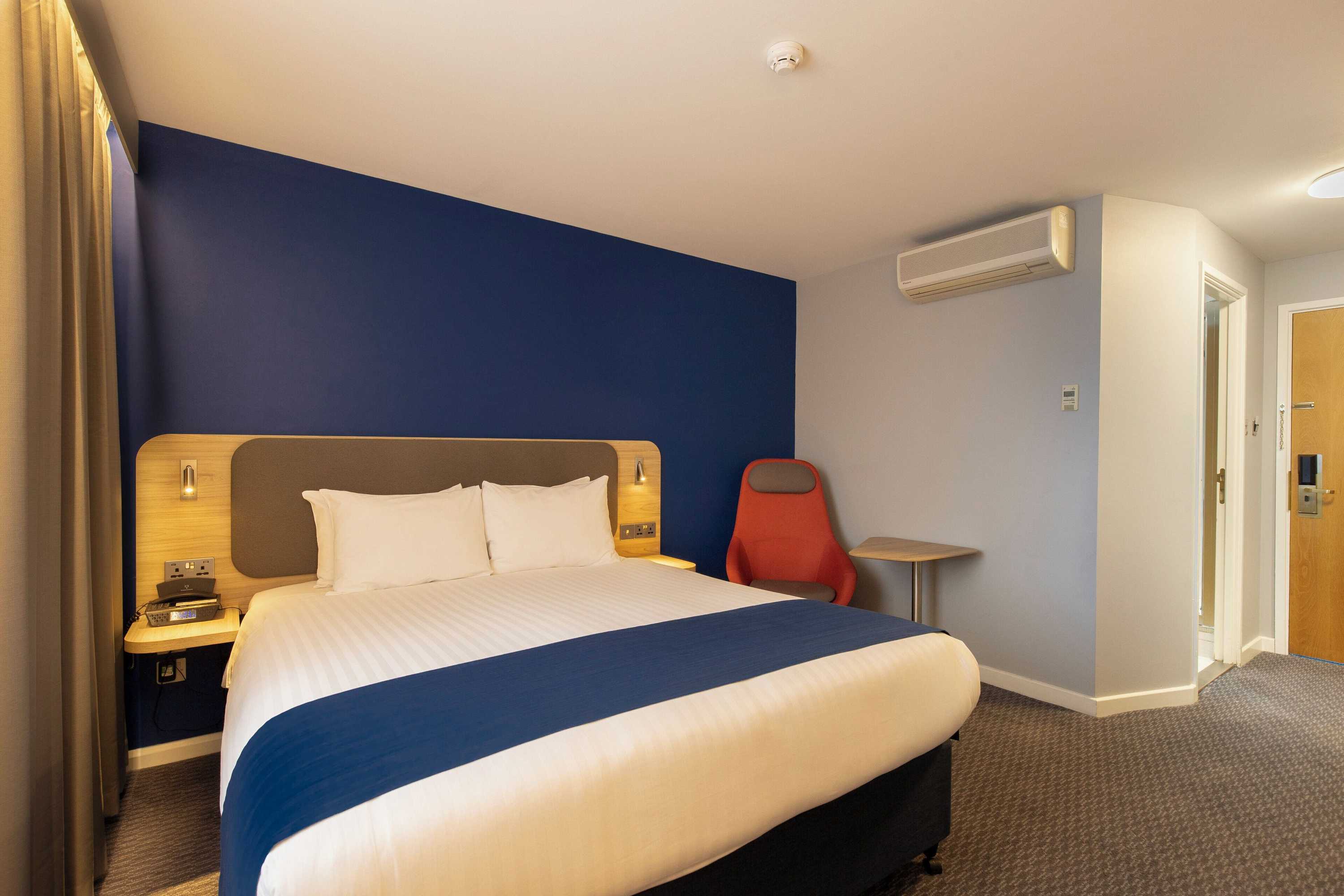 Gift card for Holiday Inn Express Poole by Ihg Gift card for Holiday Inn Express Poole by Ihg