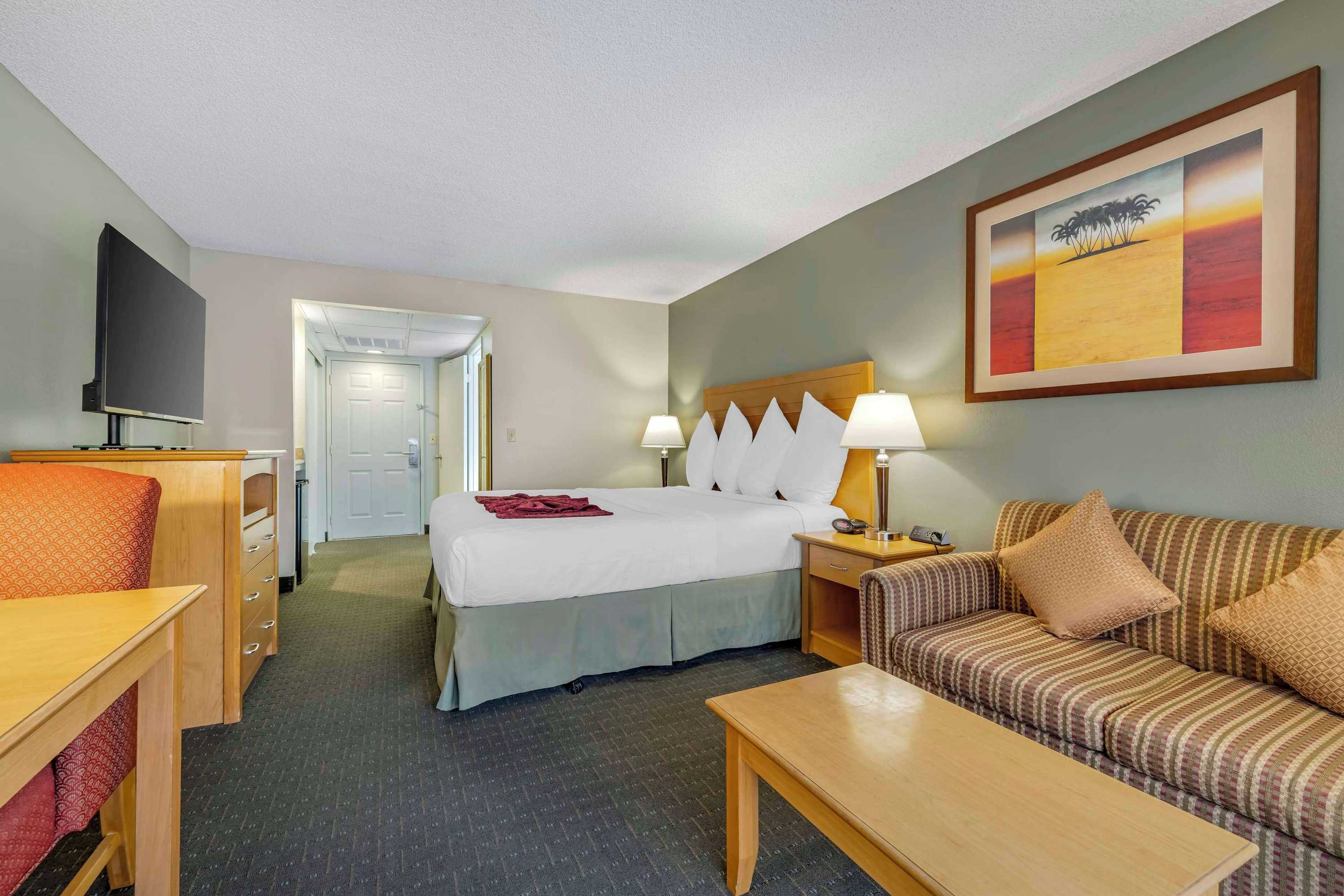 Gift card for Best Western Plus Palm Desert Resort Gift card for Best Western Plus Palm Desert Resort