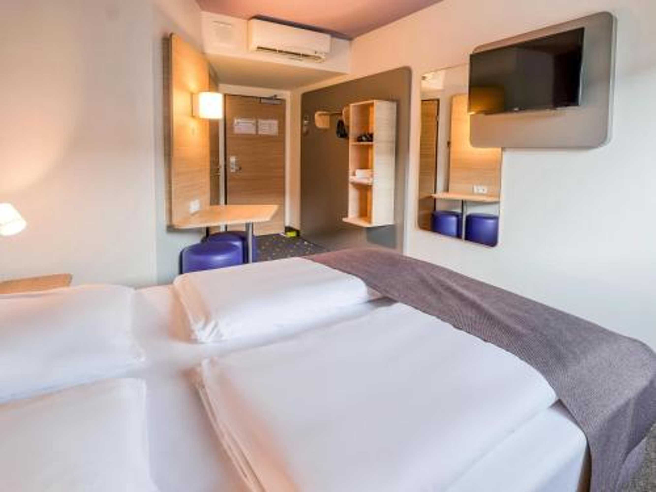 Gift card for B&b Hotel Stuttgart-Vaihingen Gift card for B&b Hotel Stuttgart-Vaihingen
