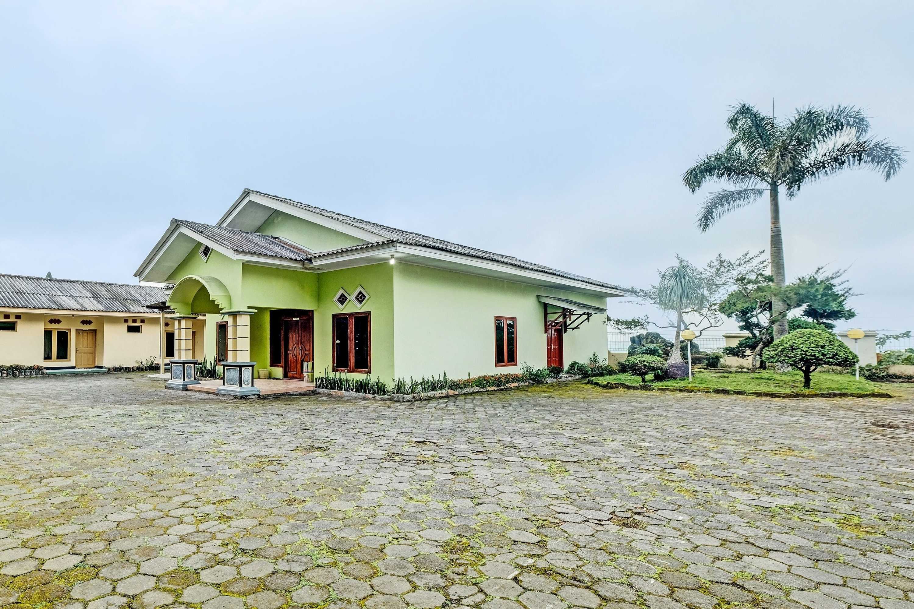 Gift card for Oyo 92406 Hotel Renata 1